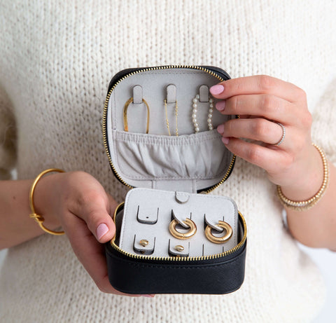 a leather travel jewelry case is a perfect gift for your daughter in law