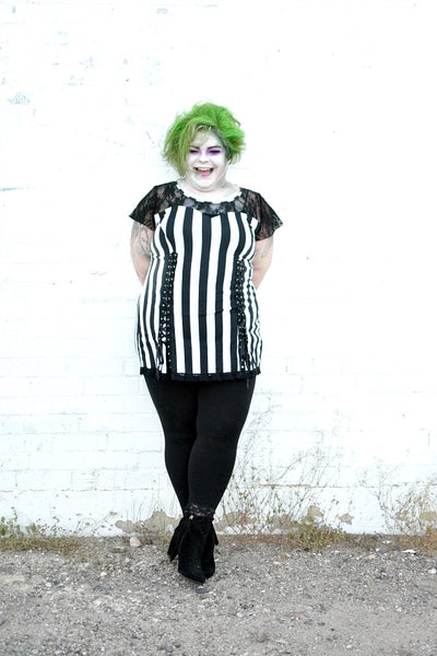 Jes Baker of themilitantbaker.com blog in Roxanne in Beetlejuice