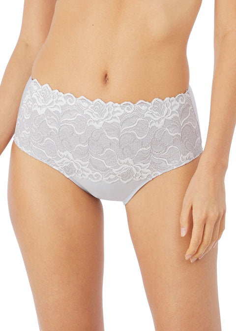 Wacoal Eglantine Control Panty, Kasumi