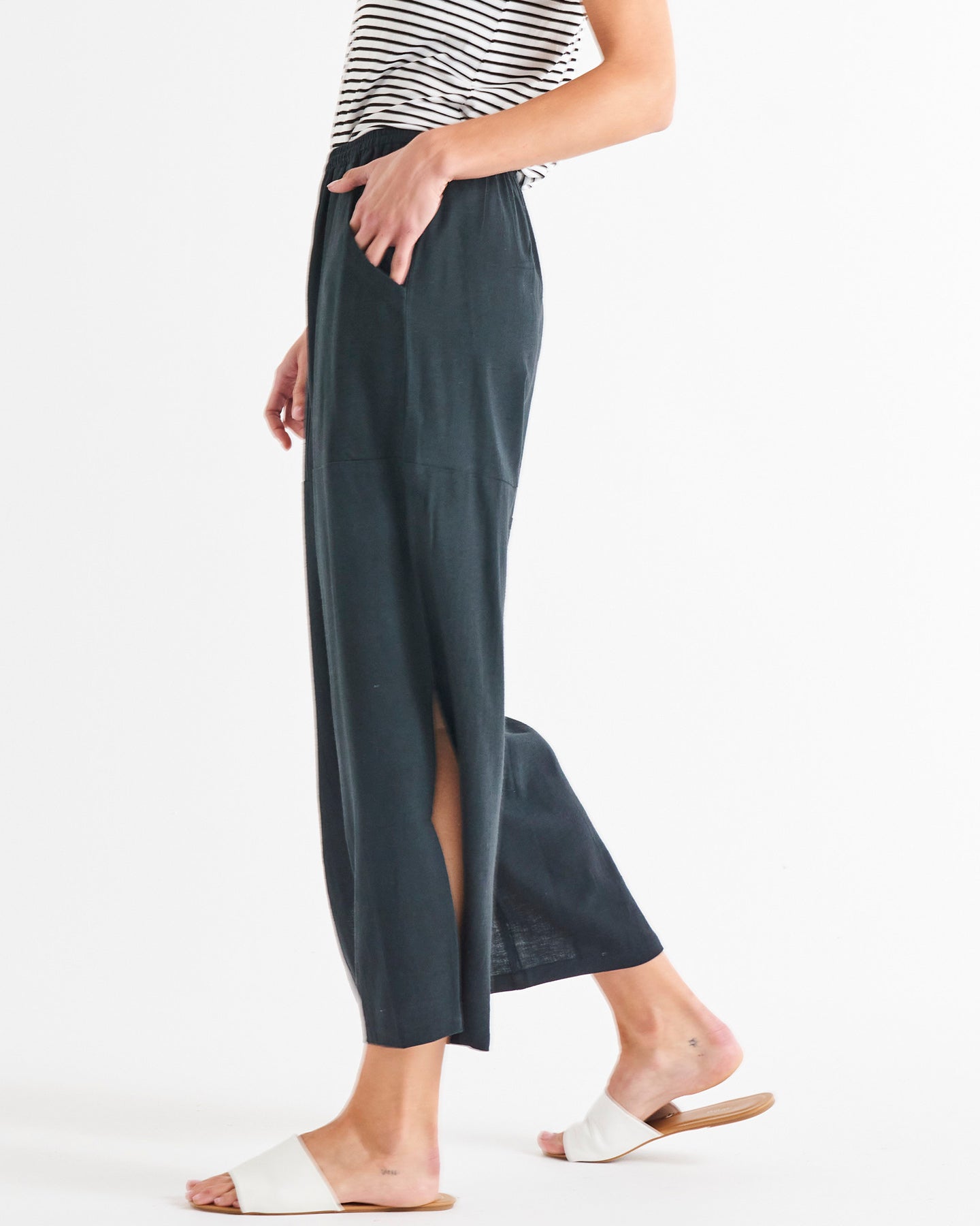 Reef High-Rise Ankle Split Linen-Blend Beach Pants - Coal