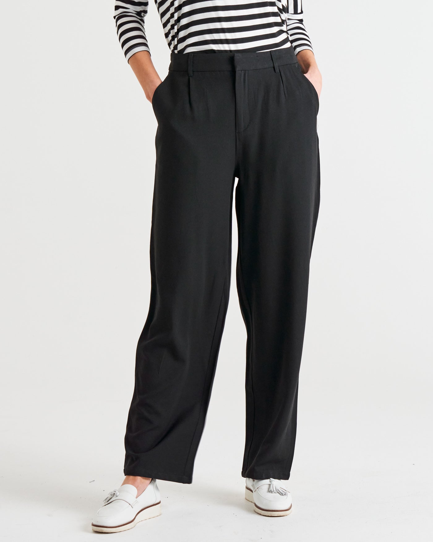 Pamela Mid-High Rise Relaxed Leg Elasticated Pant - Black