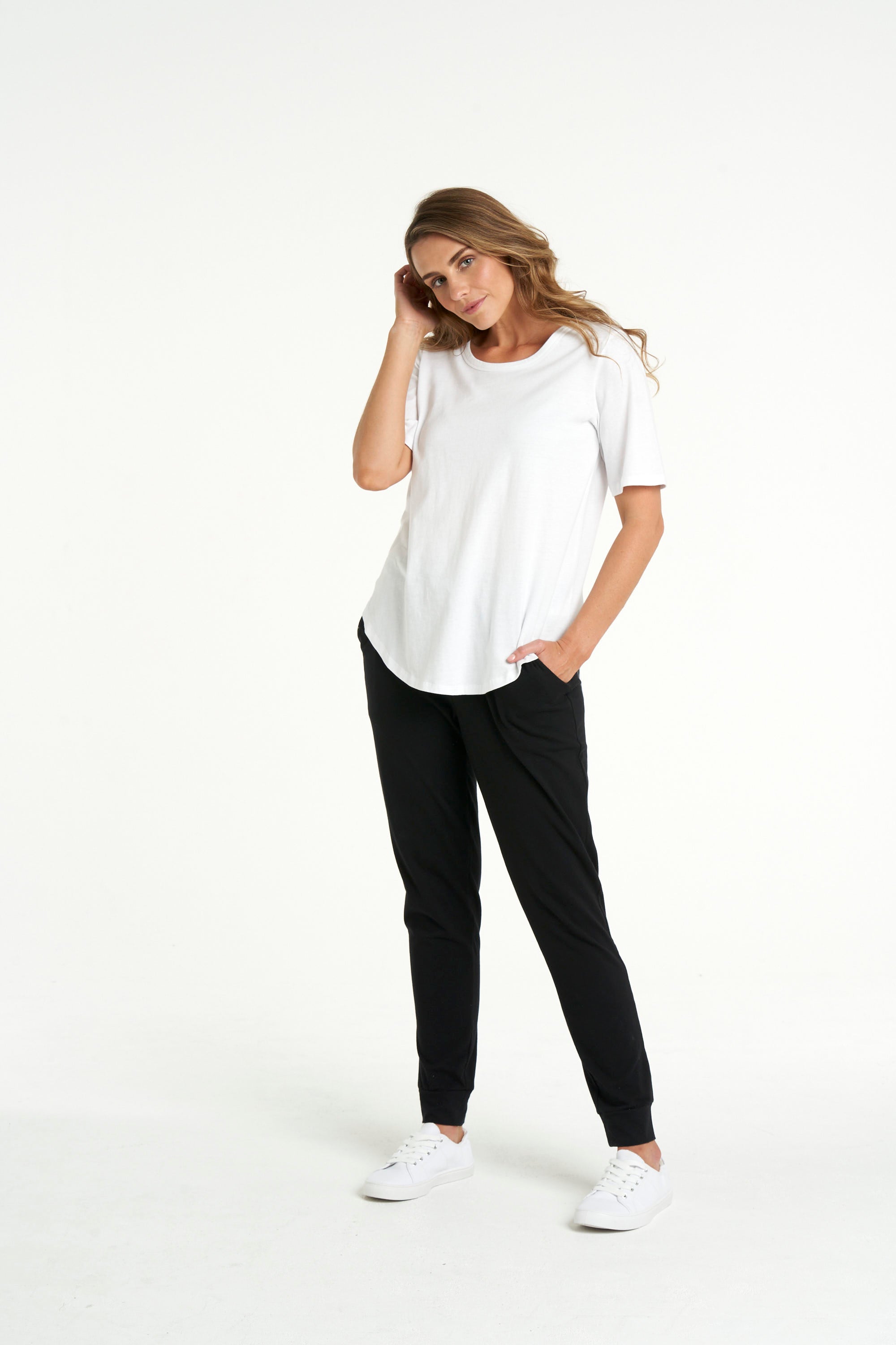 Ariana Basic Cotton Basic Tee - White