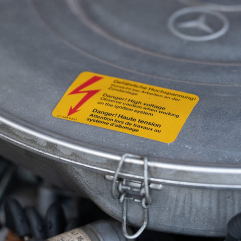 Mercedes R107 Air Cleaner Caution Sticker