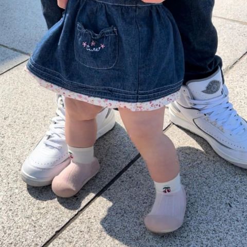 赤ちゃんの歩き始めに最適な靴は？の画像