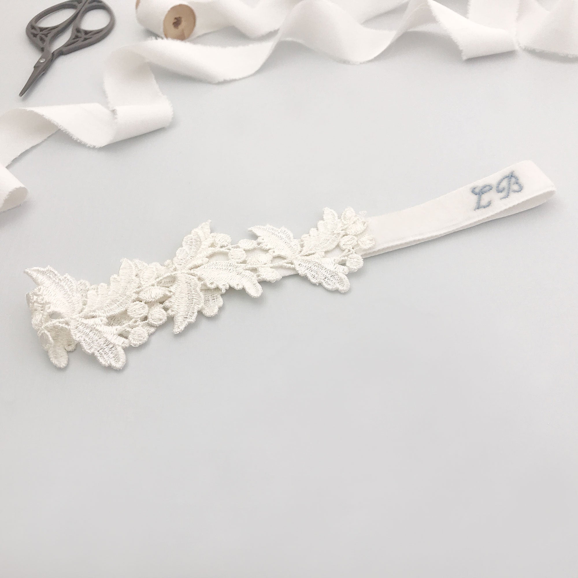 Personalised Embroidered Wedding Garter- 'Willow'