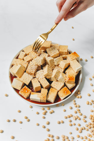 Tofu mariniert mit Sesam