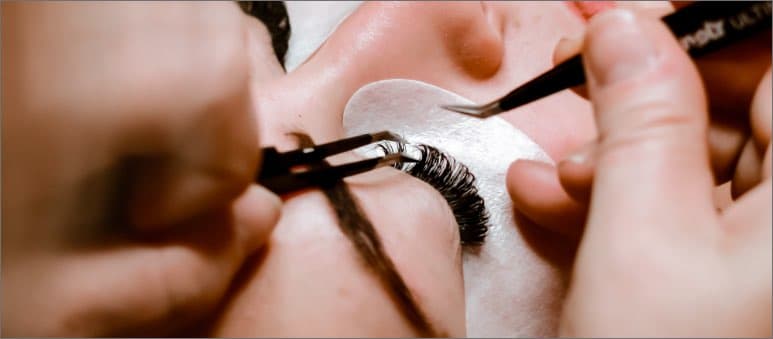 How Do You Use Lash Isolation Tweezers for Eyelash Extensions?