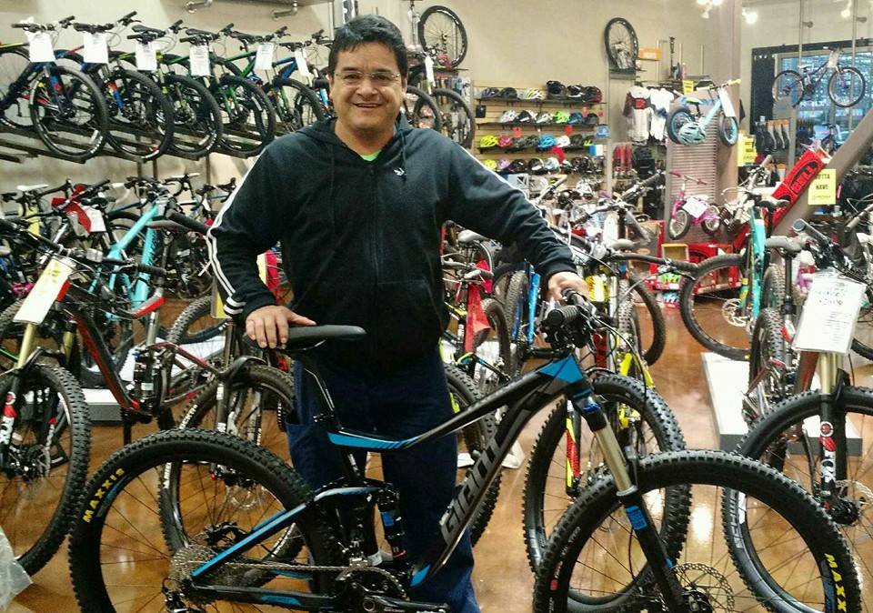 Carlos and his Giant Trance 3