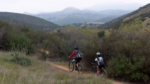 MOUNTAIN BIKERS TRAIL RIDING AT SANTEE LAKES