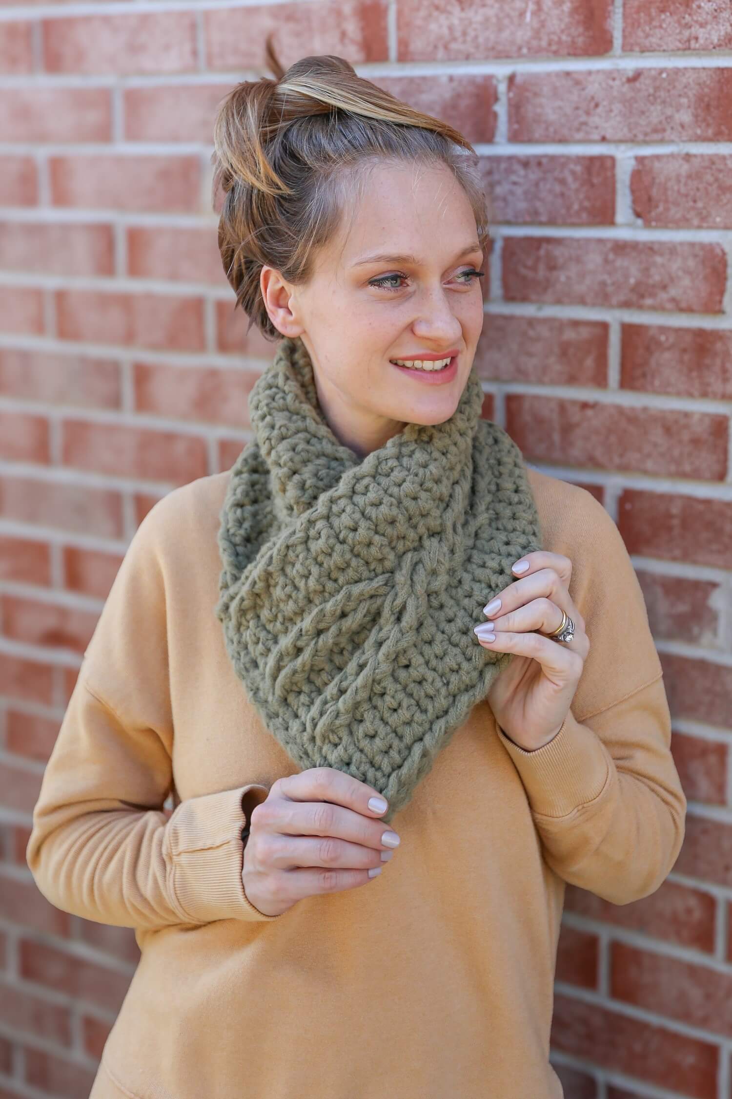 Image of Crochet Kit - Chunky Cabled Cowl