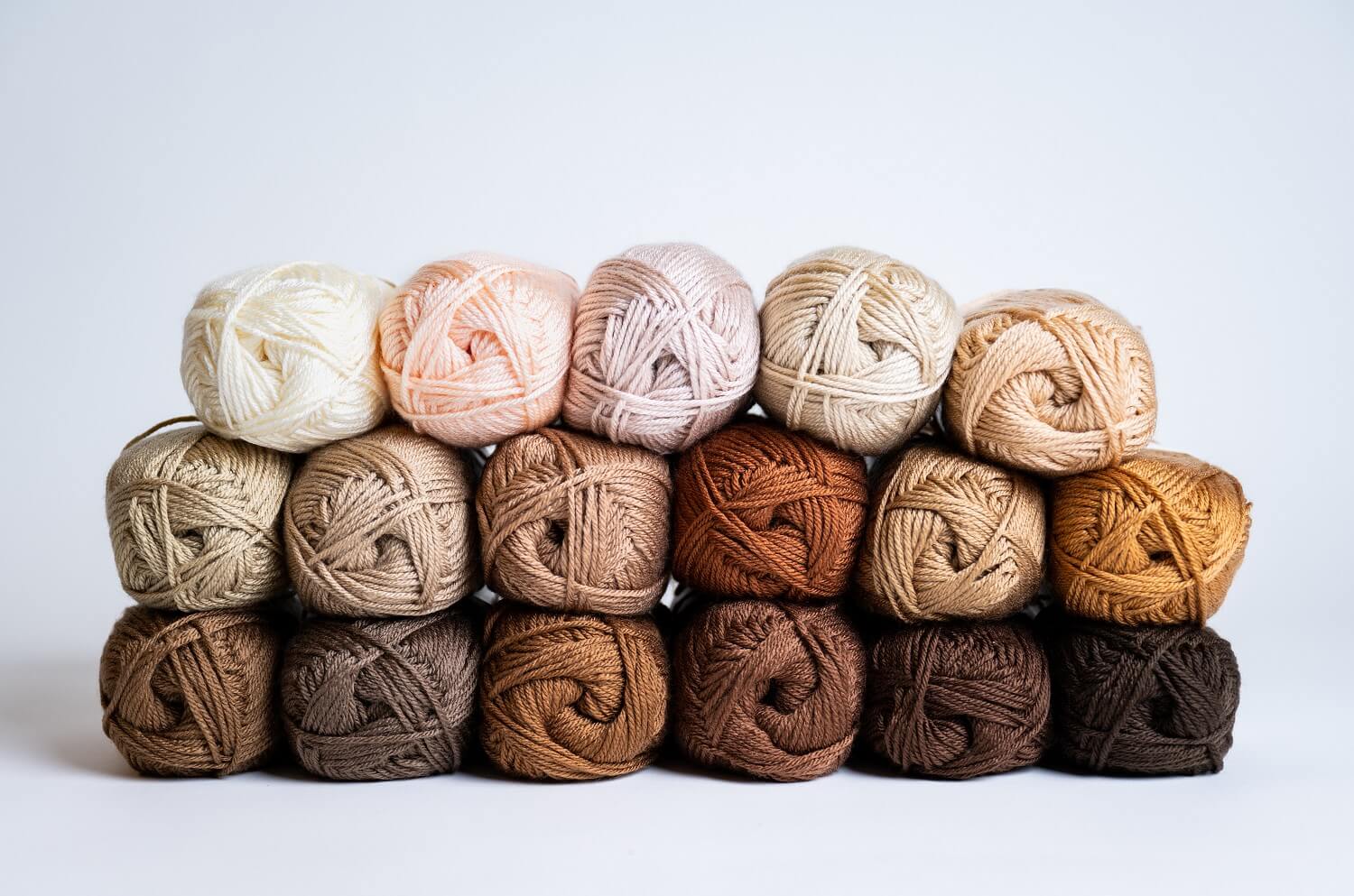 What is a skein? Demystifying names for yarn bundles. - Shiny Happy World
