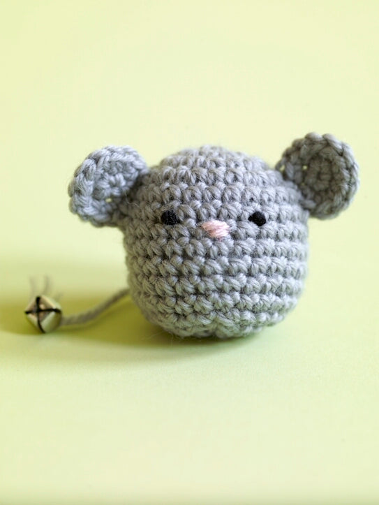 Amigurumi Mouse Cat Toy Pattern (Crochet) – Lion Brand Yarn