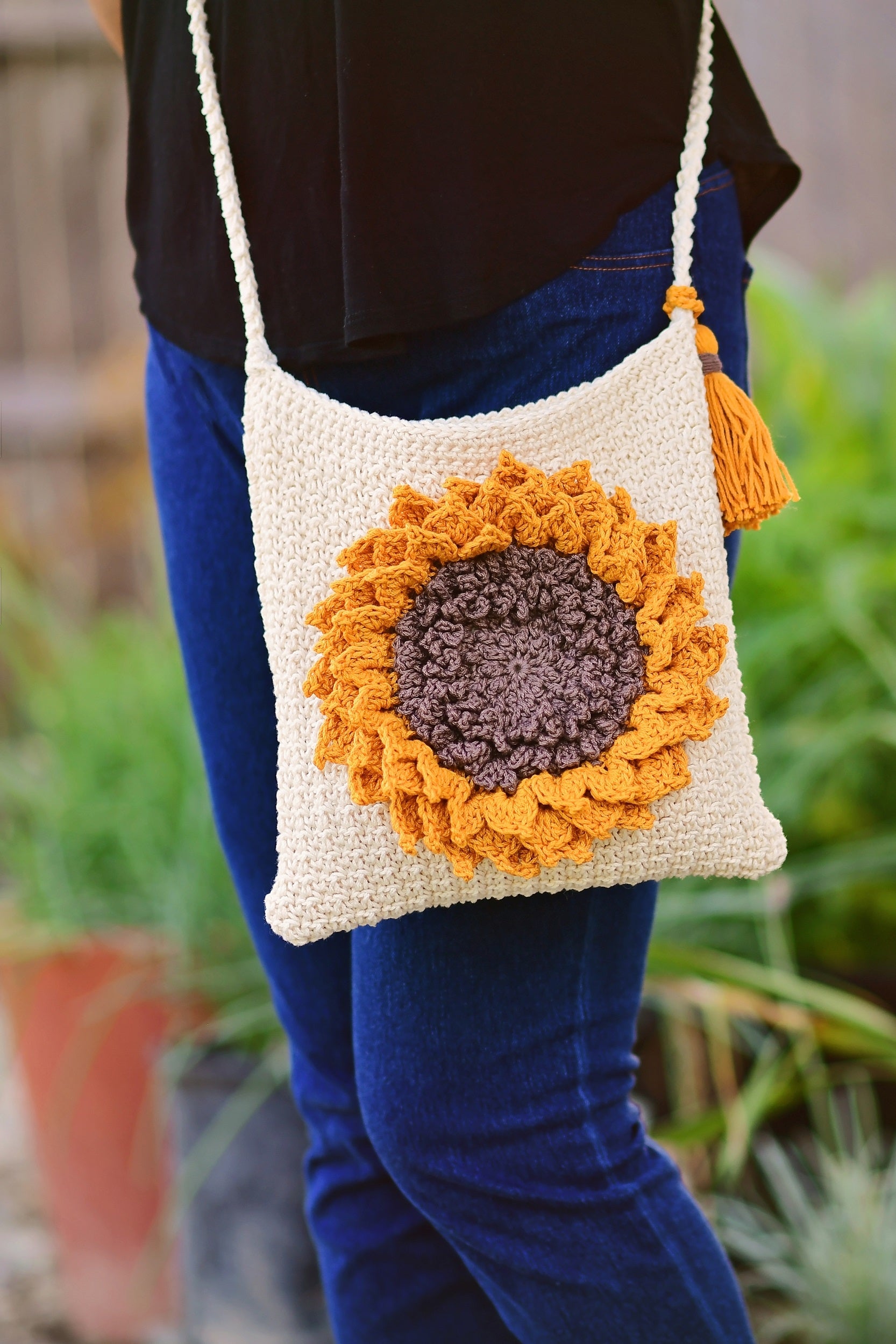 Crochet Kit Sunflower Bag Lion Brand Yarn