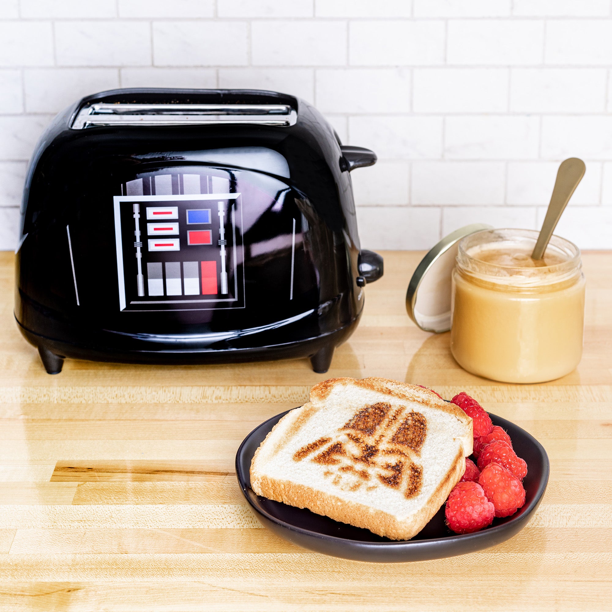 forfatter ciffer lovgivning NTWRK - Uncanny Brands Star Wars Darth Vader Two-Slice Empire Toaster