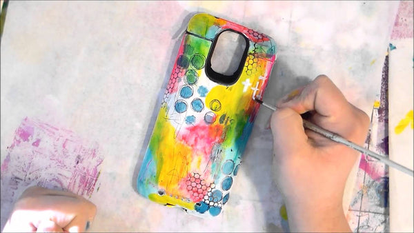 6 Easy DIY Tips on How to Decorate a Phone Case 