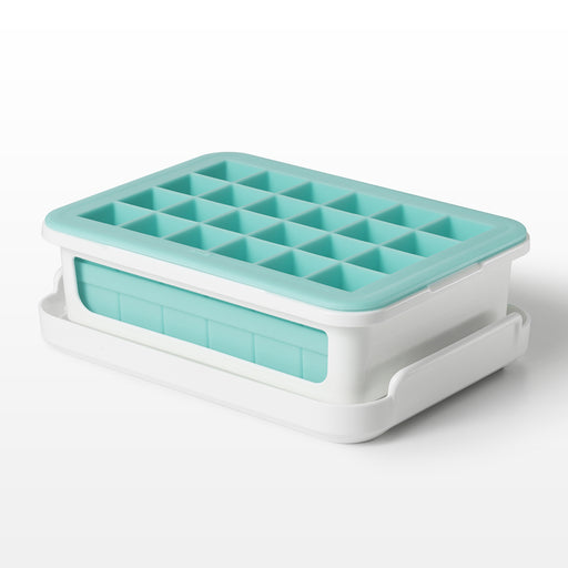 OXO Good Grips No-Spill Ice Cube Tray — Las Cosas Kitchen Shoppe