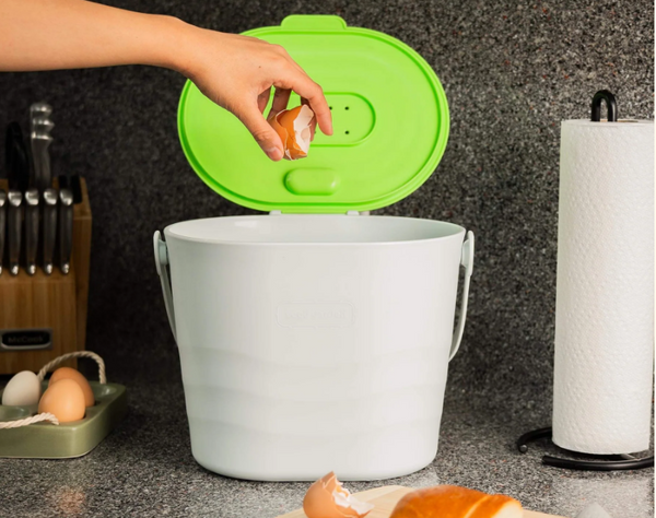 Composting Kitchen Caddy | Vego Garden