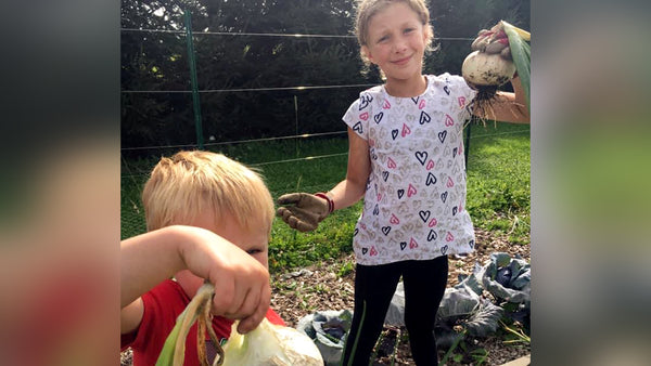 Children-gardening-onions Mother's Day Memories Part 2 | Vego Garden