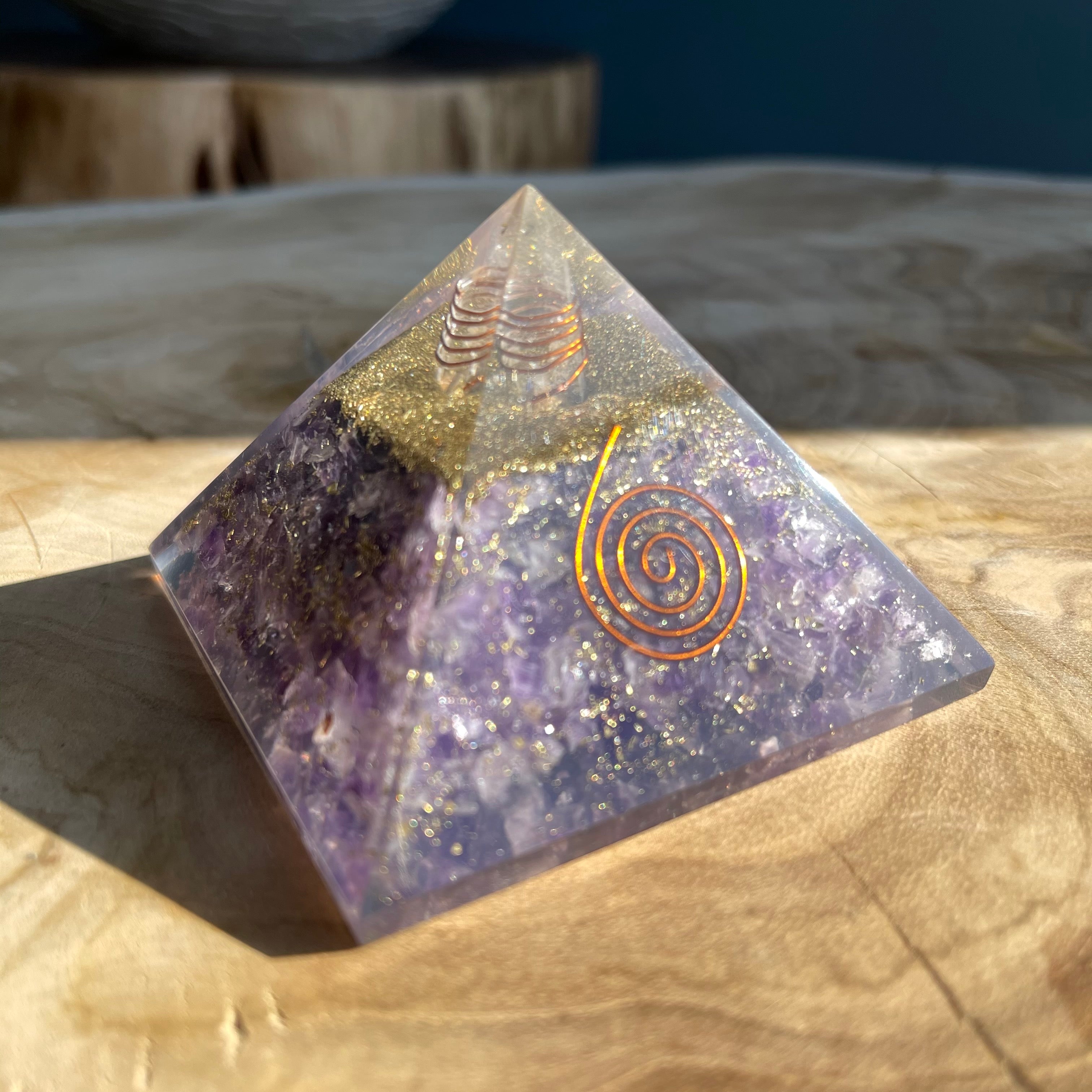 Chakra Orgonite Point – AURA salt cave and wellness