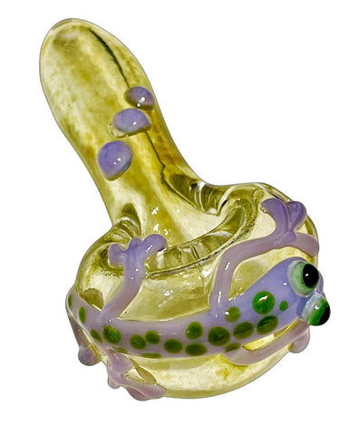 An image of a salamander Frit Critter Spoon Pipe.