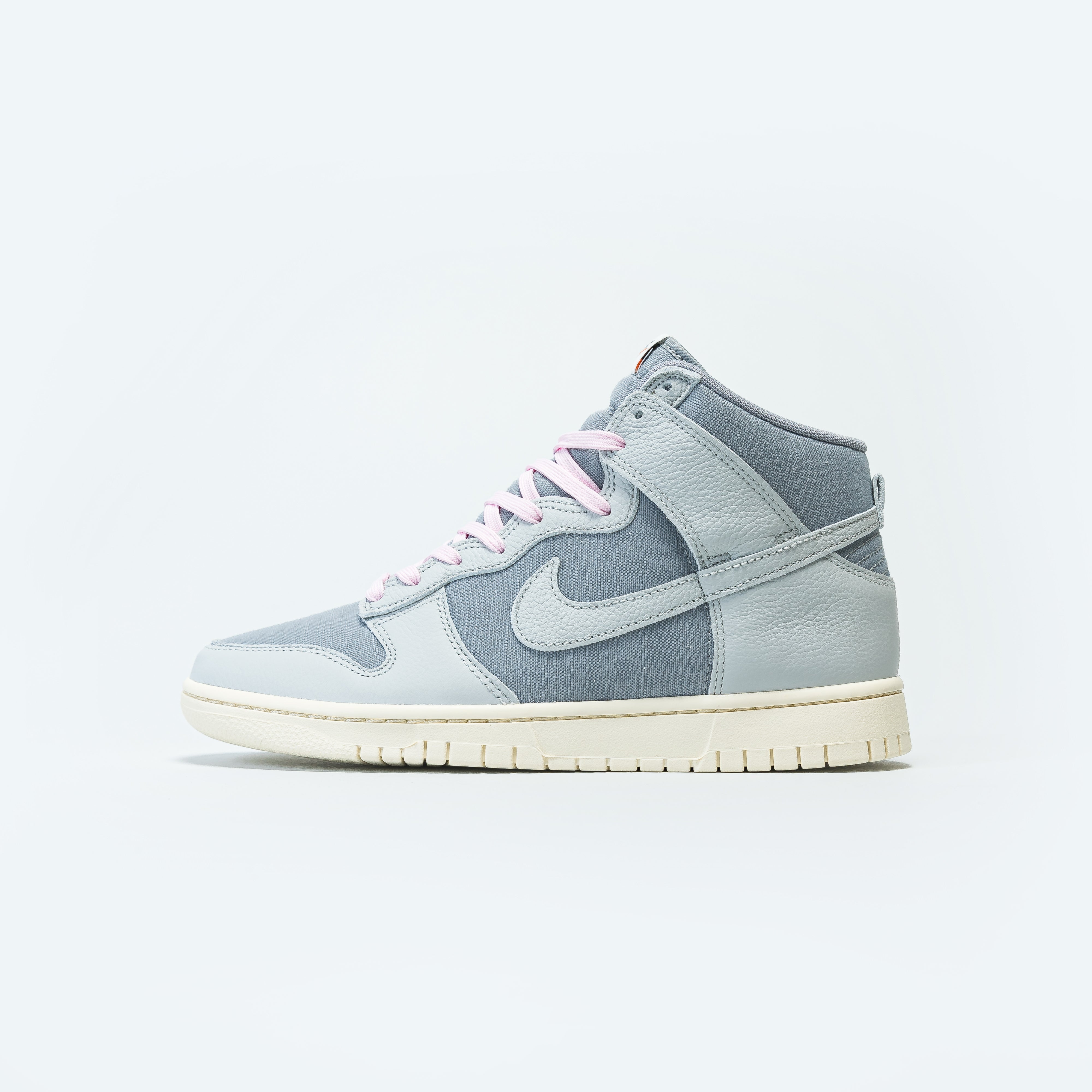 smoke grey dunk