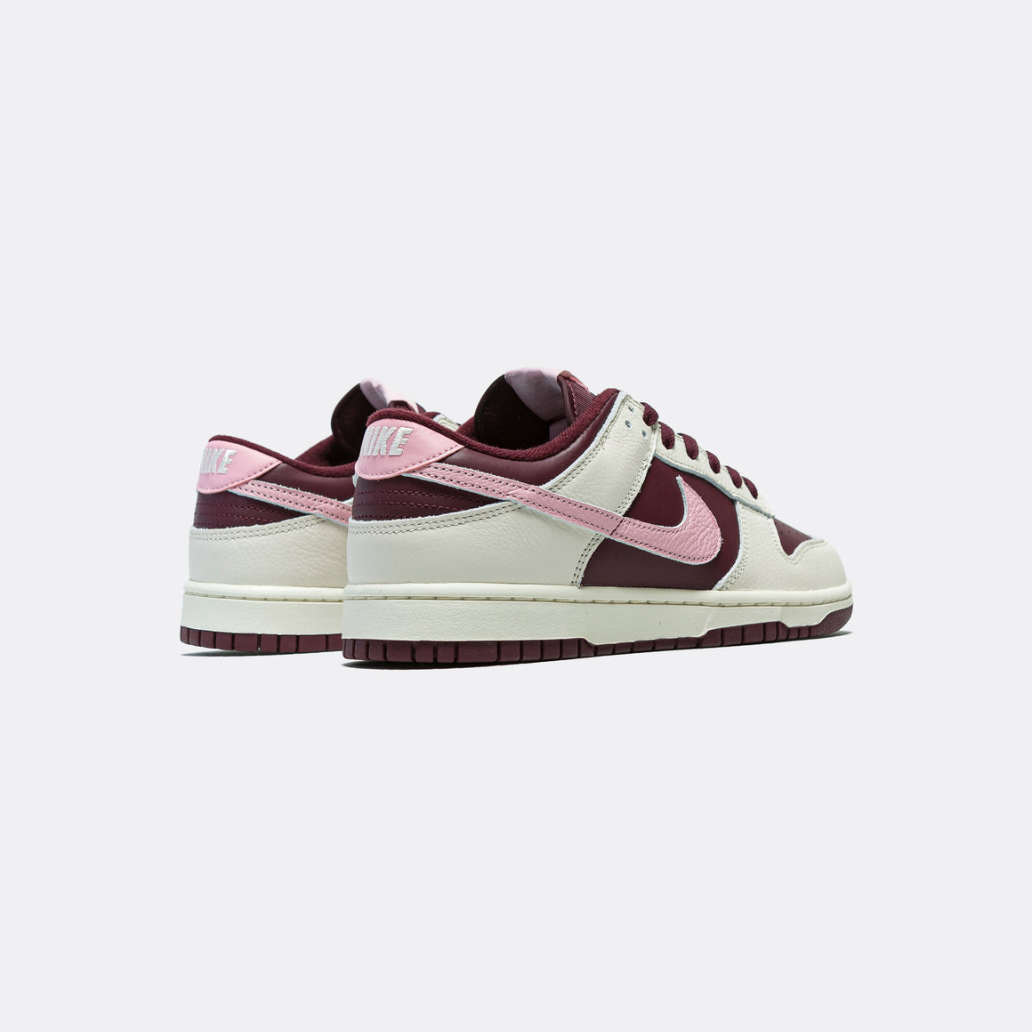 nike sb dunk low beige bordeaux