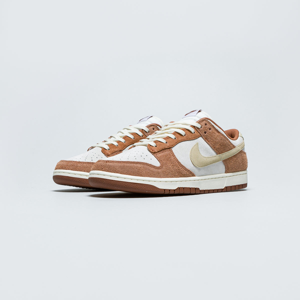 NIKE DUNK LOW PRM 