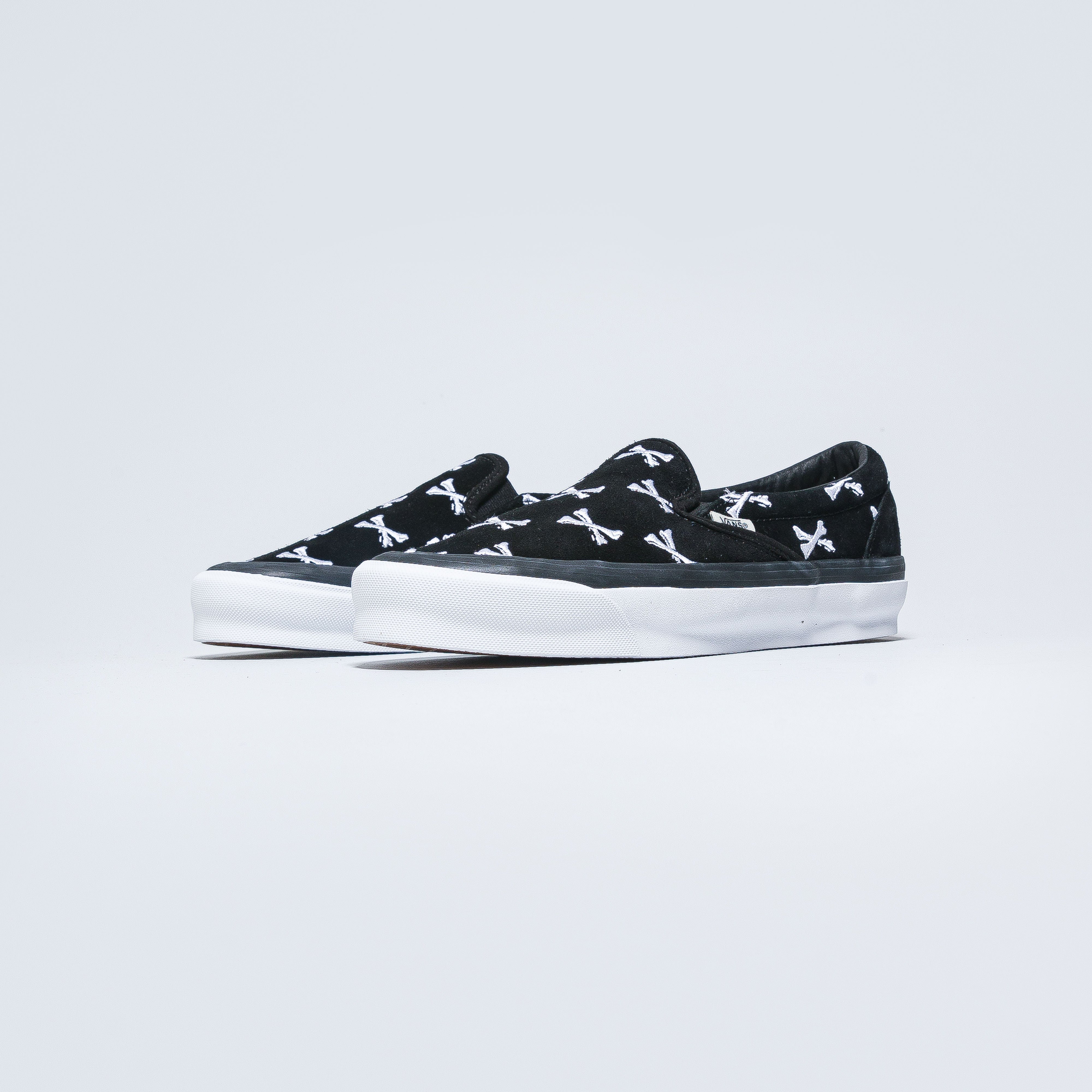 vans vault classic slip on lx black