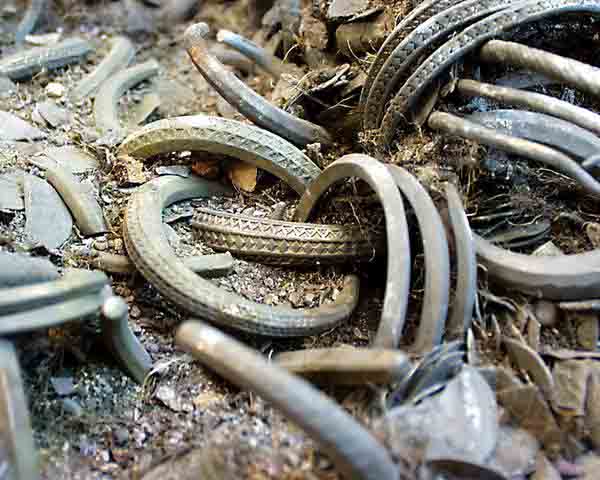 Pulsera vikinga encontrada durante una excavación arqueológica