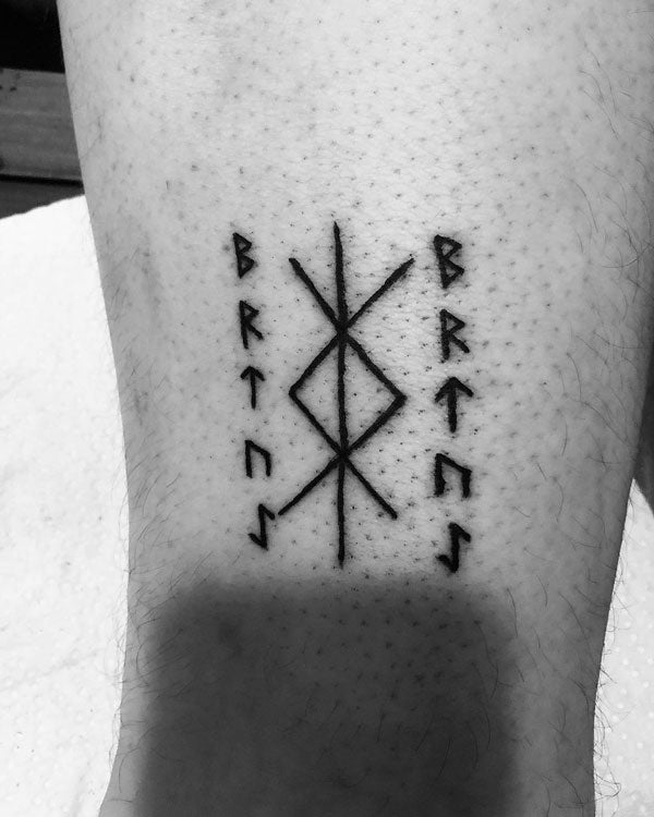 Tatouage Runes Viking