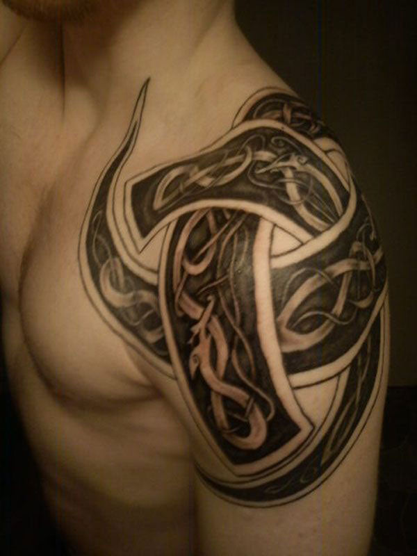 Tatouage Triple Corne D'Odin Viking