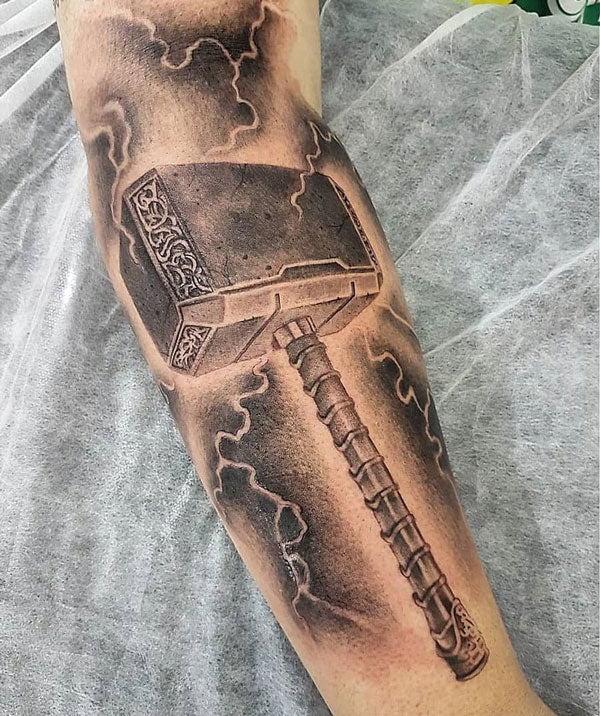 Wikinger Thors Hammer Tattoo