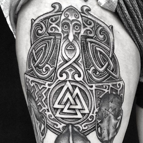 Tatouage Viking Marteau de Thor