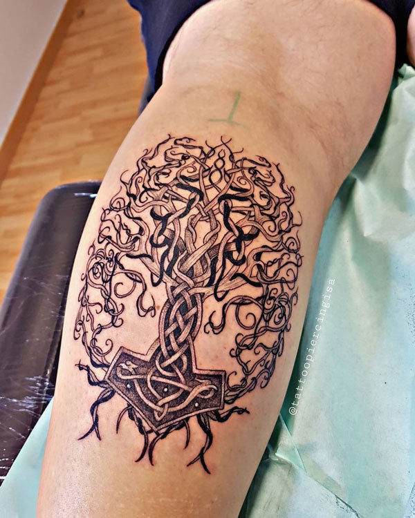 Tatouage Viking Yggdrasil