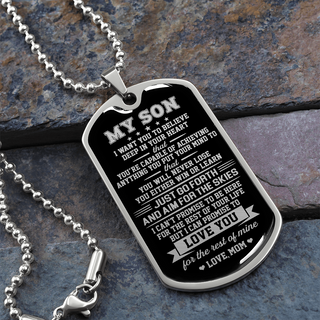 do soldiers always wear dog tags