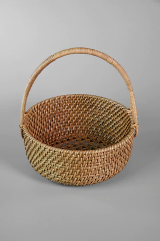 Round Abaca Basket With Handle