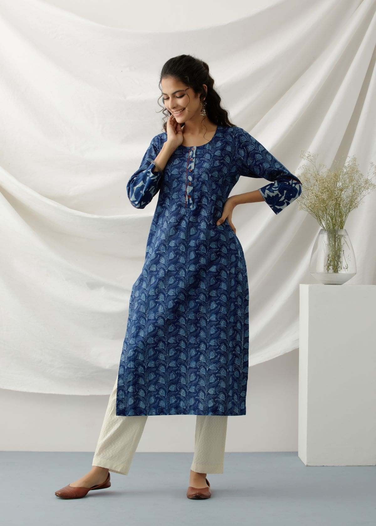 Shop Jaypore Women INDIGO BLUE Cotton Dyed U neck Loose Fit Kurta for Women  Online 39588240