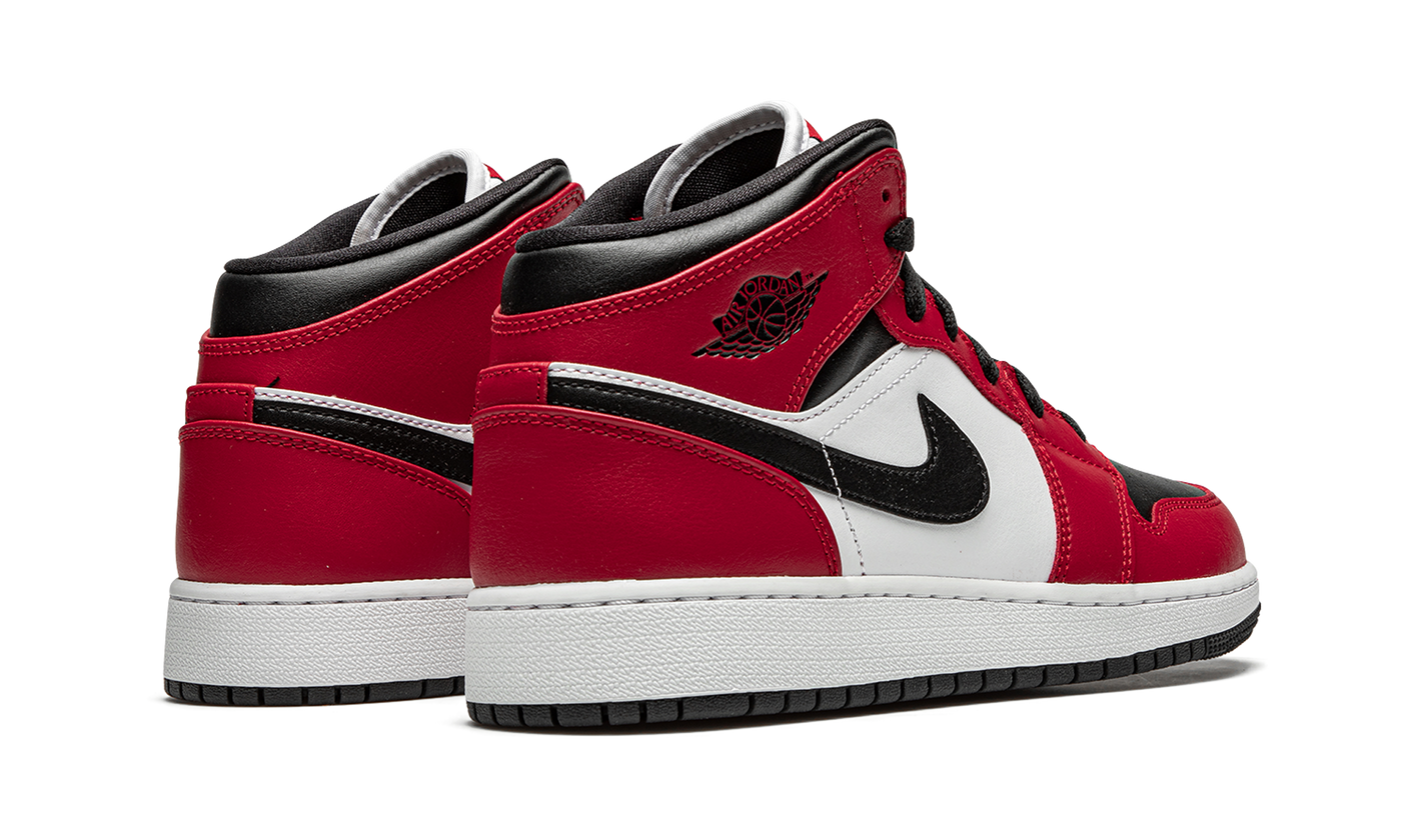 jordan 1 chicago black toe grade school