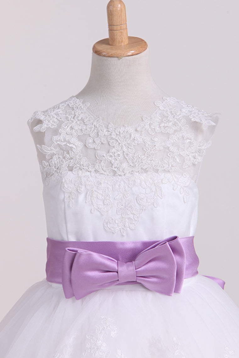 2024 Nouvelle arrivée Une ligne Flower Girl Robes Scoop avec perlage