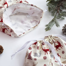 Load image into Gallery viewer, Traditional Reindeer Christmas Gift Bags