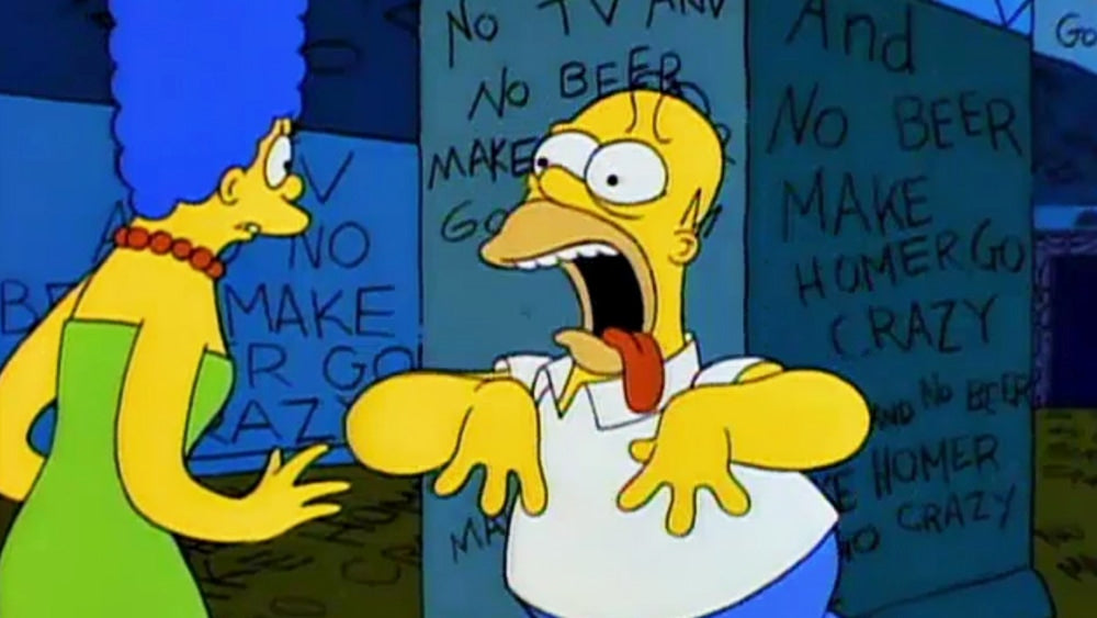 Homer est devenu complètement fou dans le manoir devant Marge.