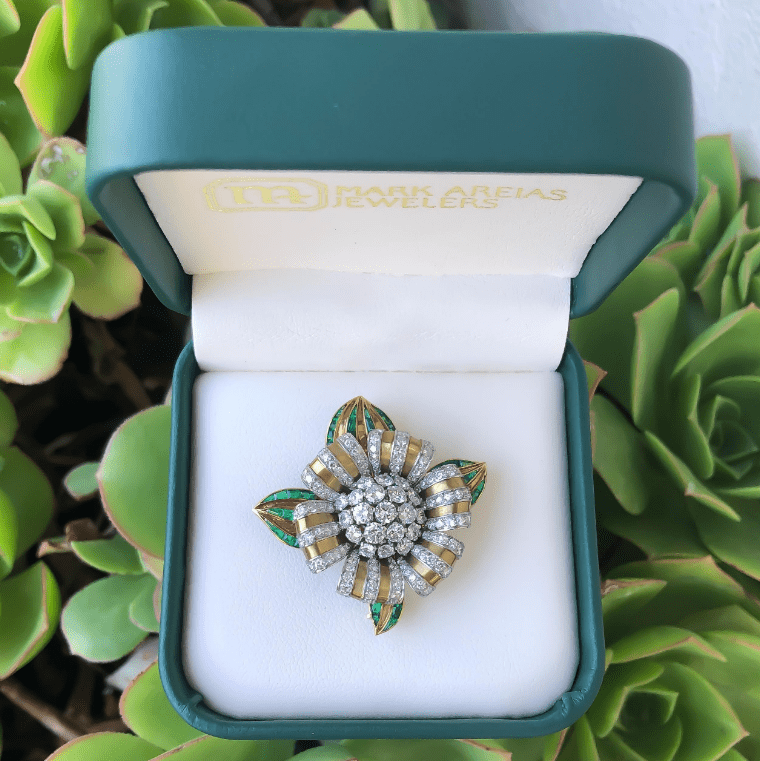 Vintage Van Cleef & Arpels Diamond and Emerald Brooch 18 Karat – Mark