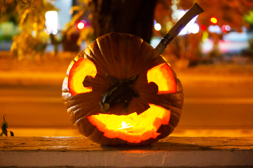 Opinel pumkin carving