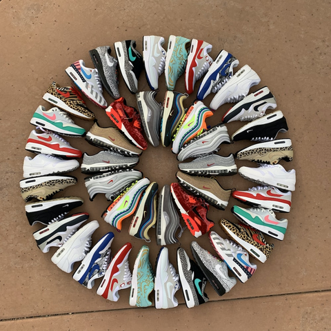Several sneakers arranged in a ring    