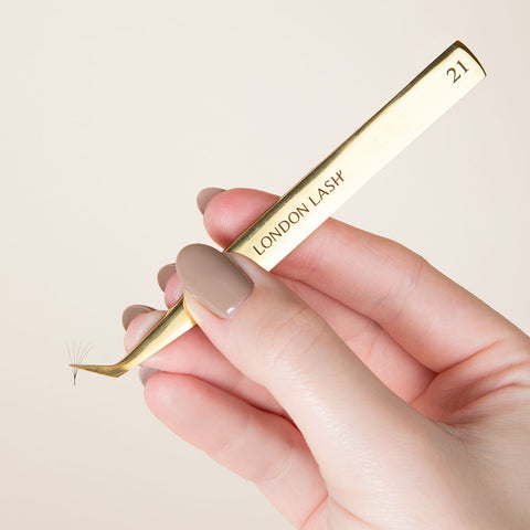 Tweezers for Russian Volume lashes