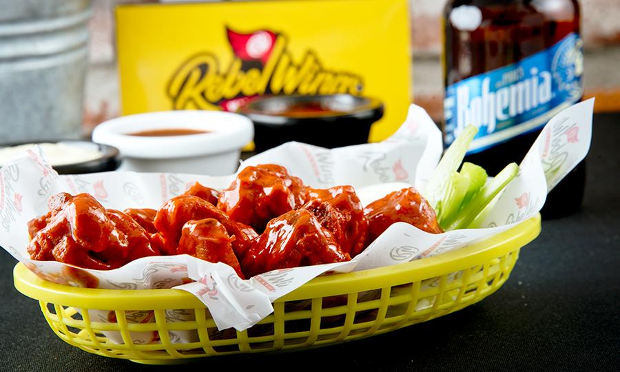 Hot Promos | Rebel Wings - 20 alitas a elegir + 2 cervezas para 2 personas