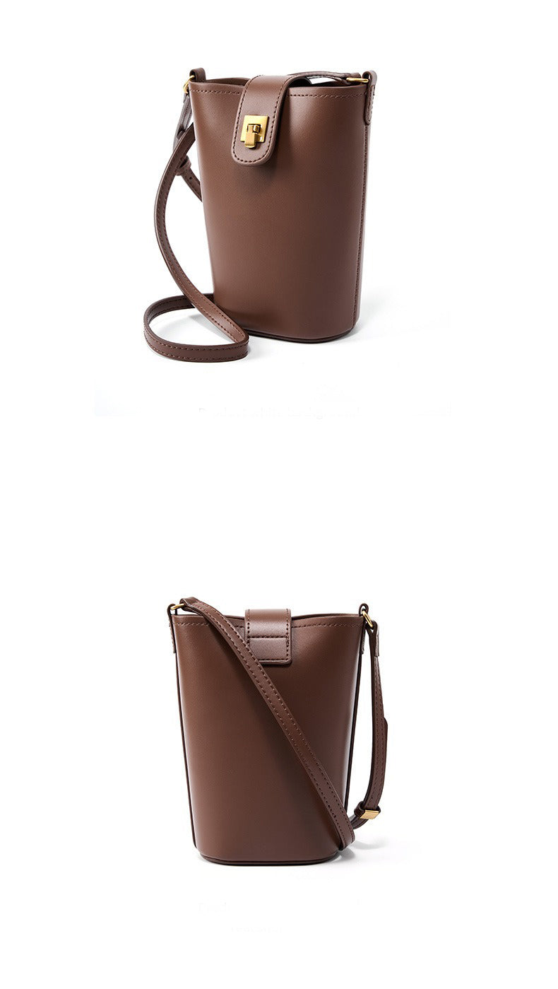 HIMODA MINIMALIST LEATHER CROSSBODY PHONE BAG-BROWN detail