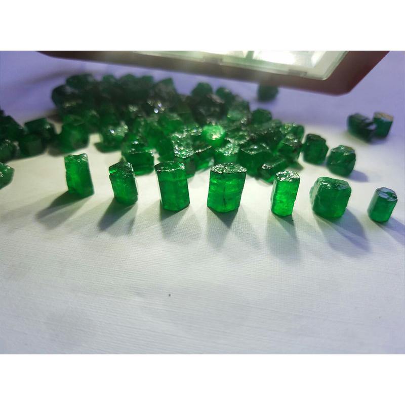 100 carats Natural Emerald Gems - Wholesale Rough Emeralds | Folkmarketgems