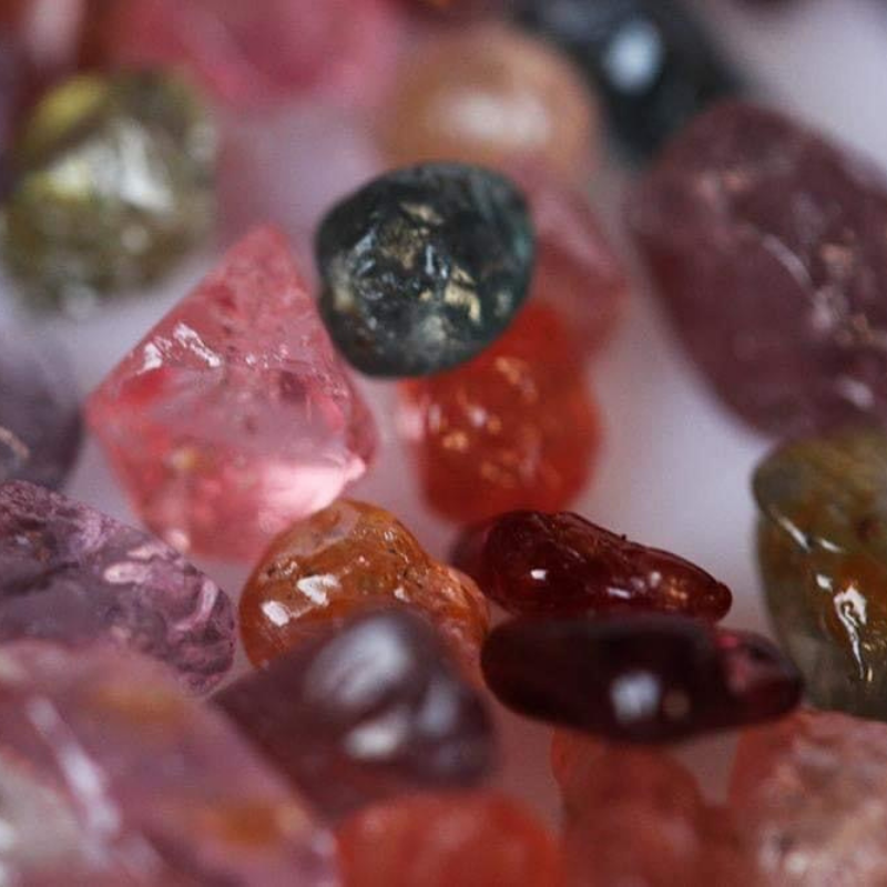 10kg Mogok Spinel Rough - Rough Gemstones Wholesale | Folkmarketgems