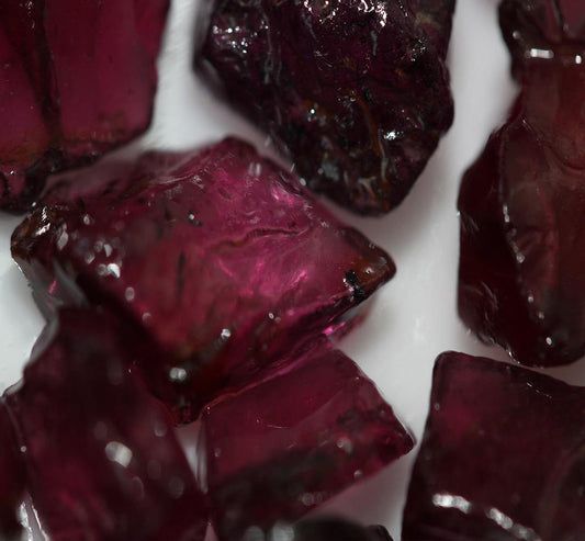 20 Grams Raw Mali Garnet Stones -Faceting Rough Gemstones for Sale –  Folkmarketgems